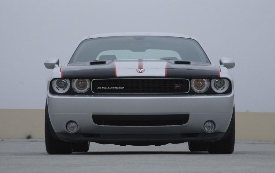  Dodge Challenger by Hurst 2010 года  (фото 3 из 5)